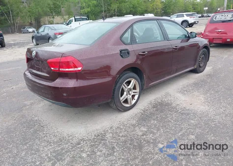 2013 Volkswagen Passat 2.5L S z USA, uszkodzony, nr VIN 1VWAP7A34DC065484